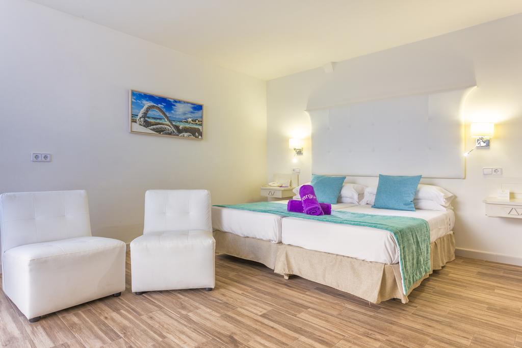 Fergus Style Cala Blanca Suites Santa Ponça Exteriér fotografie