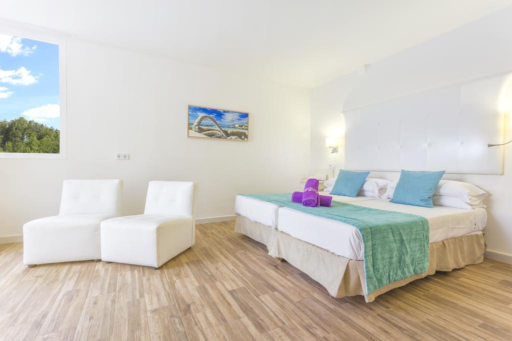 Fergus Style Cala Blanca Suites Santa Ponça Exteriér fotografie