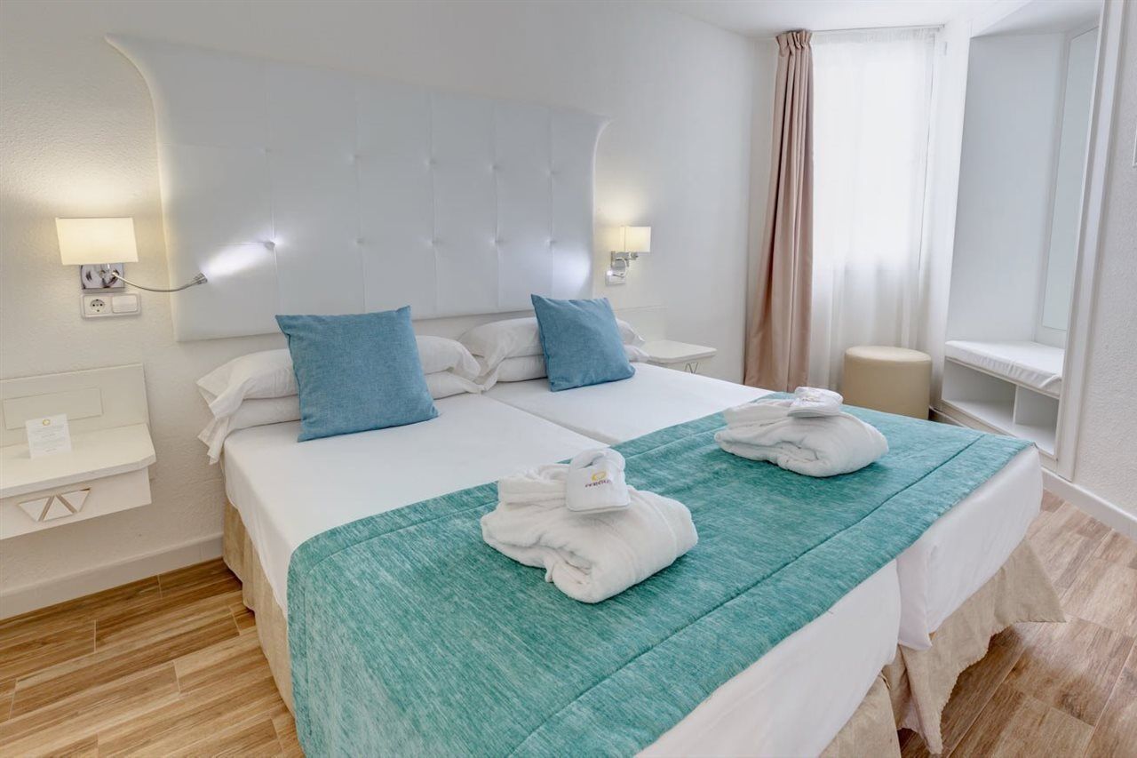 Fergus Style Cala Blanca Suites Santa Ponça Exteriér fotografie